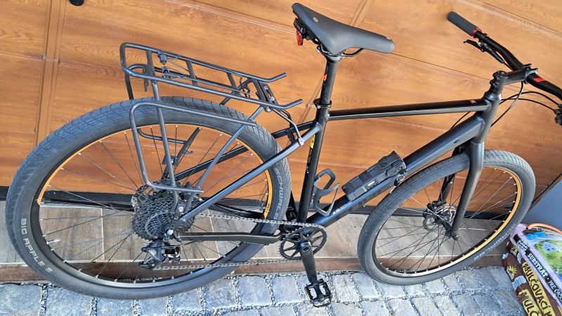 CUBE Hyde vel.54 M pro postavu cca. 165-180cm