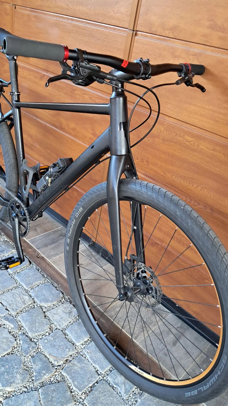 CUBE Hyde vel.54 M pro postavu cca. 165-180cm