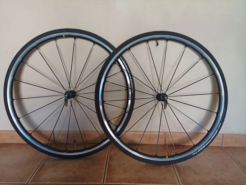 Dvě přední kola Mavic Ksyrium SL