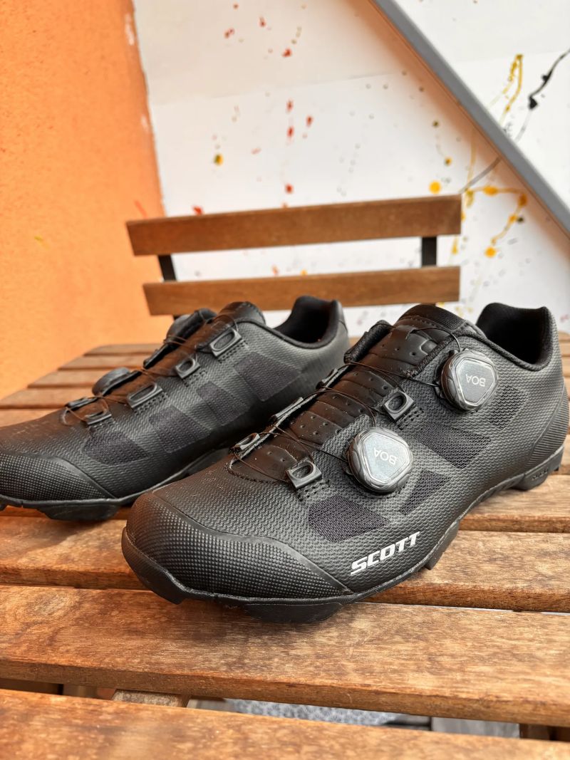 Prodám MTB tretry Scoot Vertec