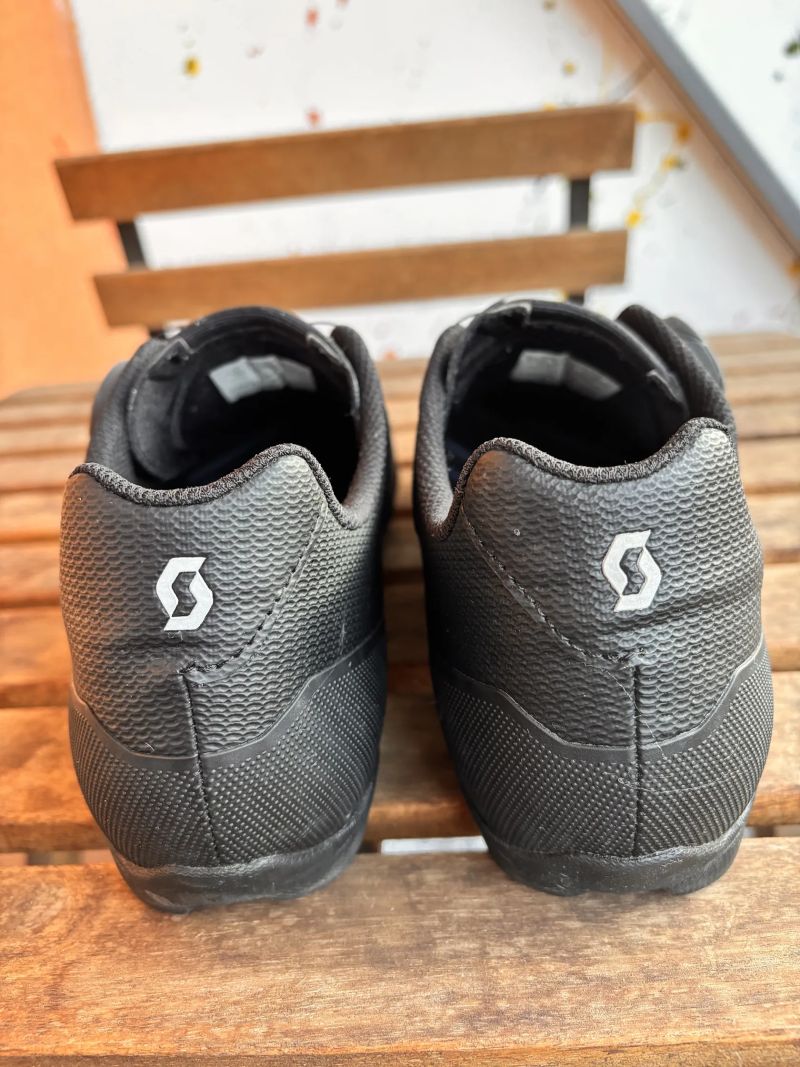 Prodám MTB tretry Scoot Vertec