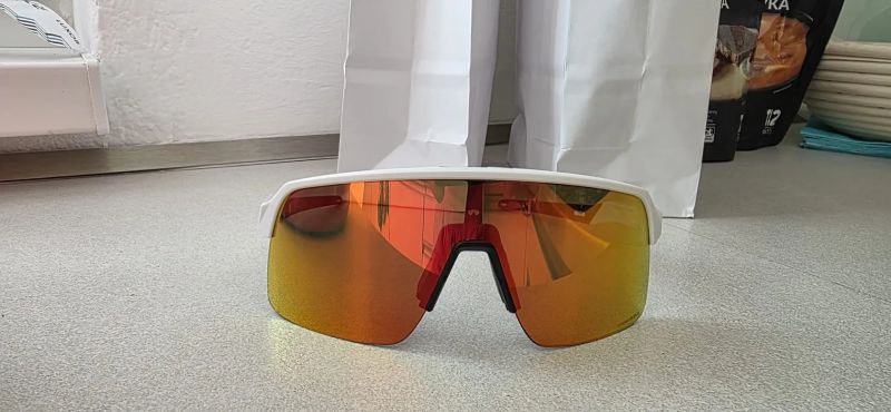 OAKLEY SUTRO