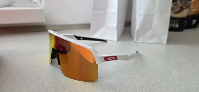 OAKLEY SUTRO