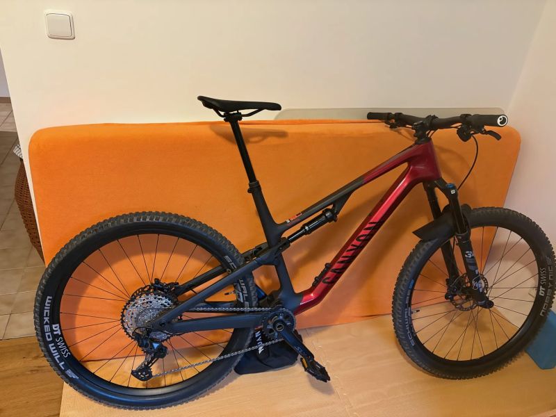 Canyon Neuron CF 8 (model 2024)