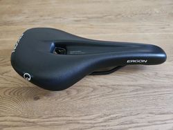 Ergon SM Sport Men S/M - šířka 144 mm (v záruce)