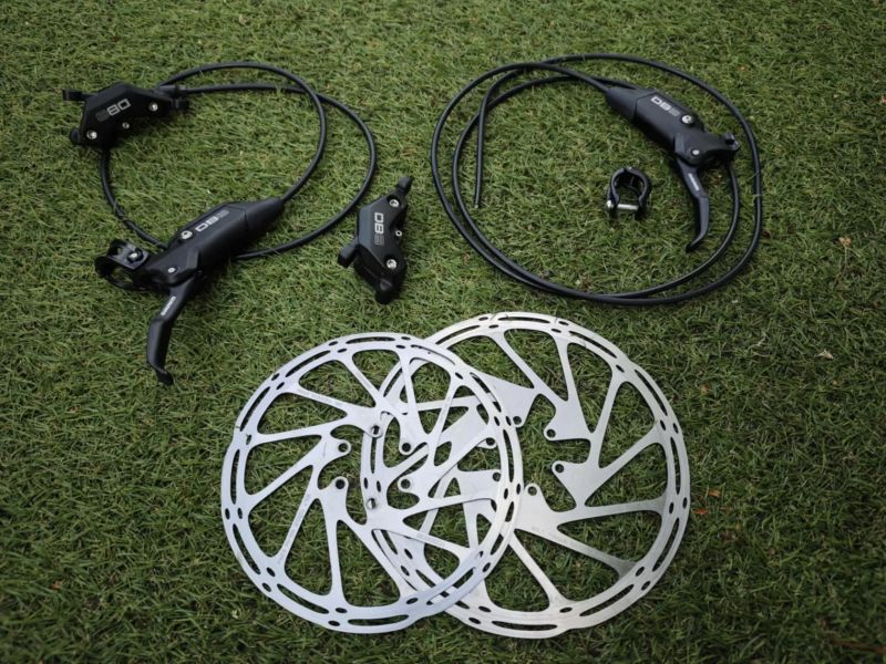 Sram DB8