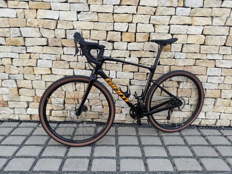 Prodám karbonový GRAVEL GIANT REVOLT ADVANCED 3