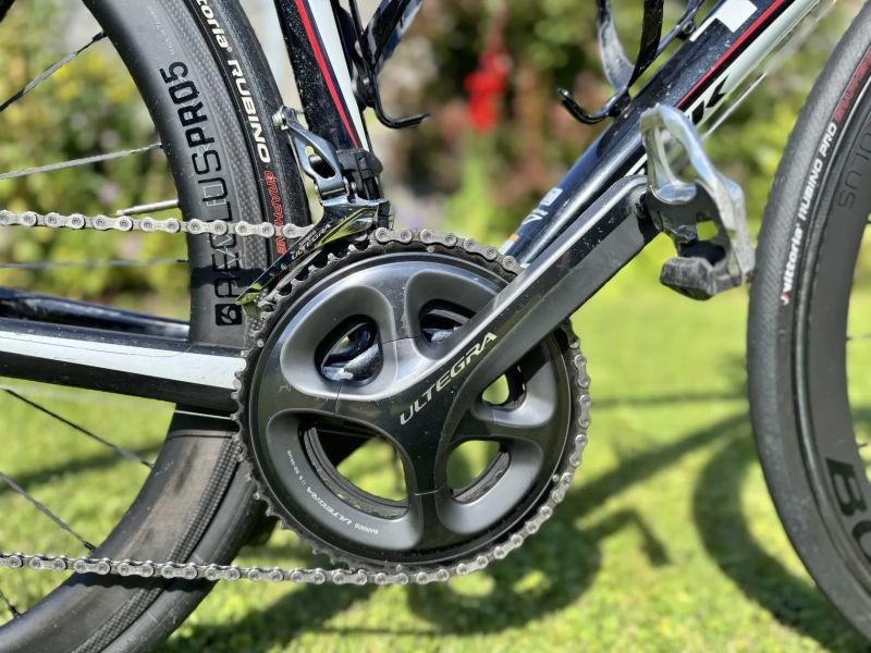 Trek Madone 4.7 – karbonová silnička s karbonovými koly po servisu, vel. 54