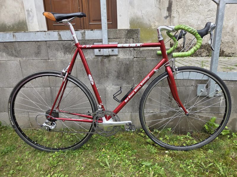 Silniční kolo Fort – ocelový rám, Shimano osazení