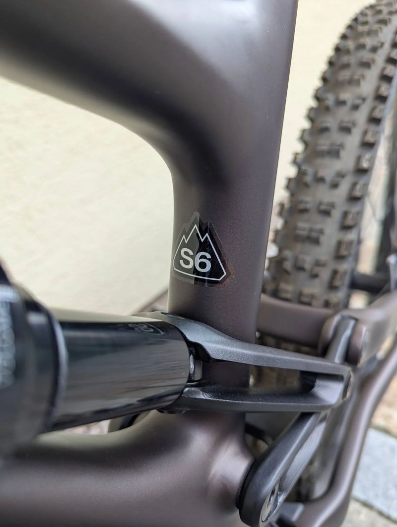 Specialized Stumpjumper EVO Comp Carbon 2022 – Vrcholný trailový stroj!