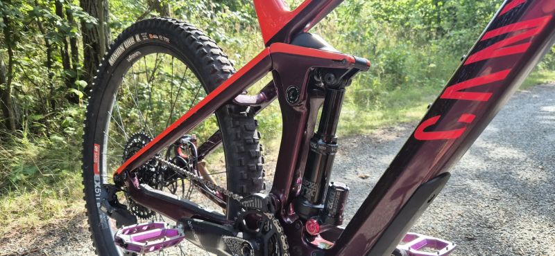 CANYON STRIVE XL karbon