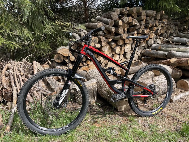 YT Capra L 