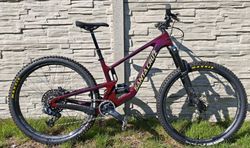 Santa Cruz Hightower 3 vel M.168-180cm. Elektronické řazení AXS