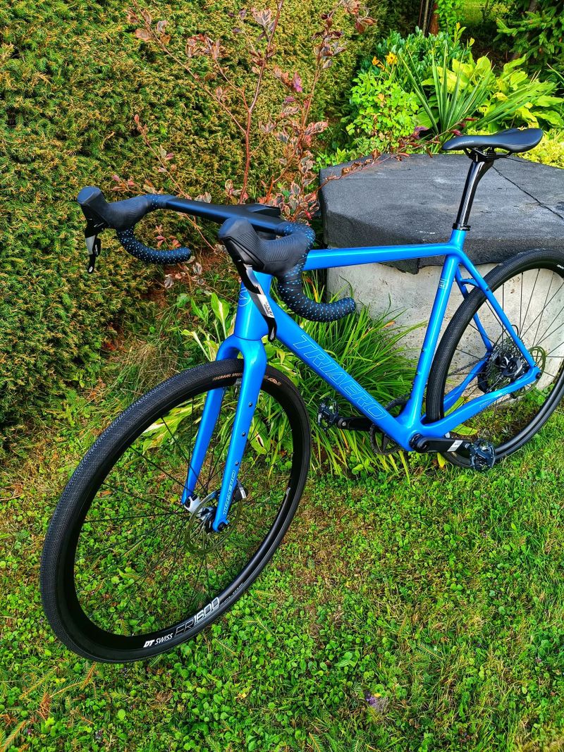 Zánovní gravel kolo - karbon / DT Swiss ER1600 / 8.6 kg