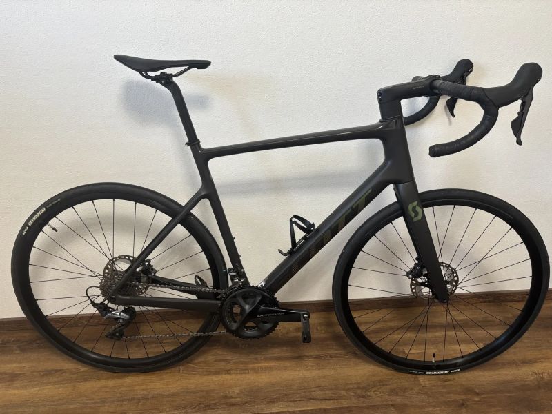 🚴‍♂️ Scott Addict 20 (2022) XL – karbon, Ultegra, připravený vyrazit! 🚴‍♂️