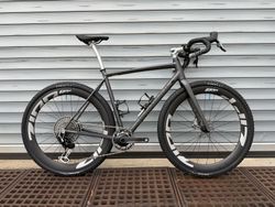 Gravel kolo Specialized Crux DSW - ZIPP XPLR, Sram T-Type, Dynamo, RED