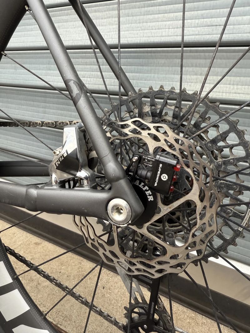 Gravel kolo Specialized Crux DSW - ZIPP XPLR, Sram T-Type, Dynamo, RED