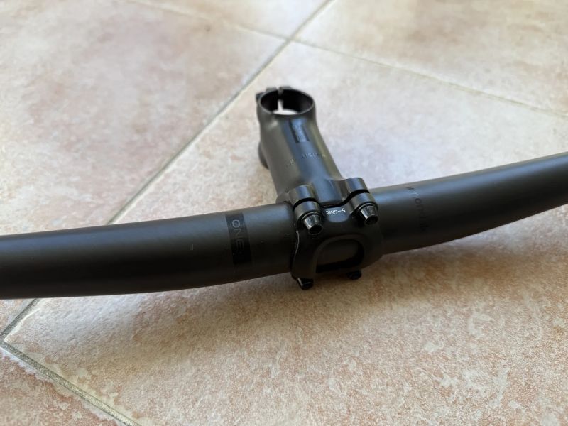 Cannondale C1 Carbon řídítka 780x15 + představen a Gripy
