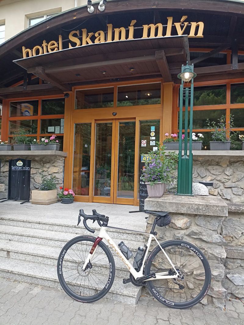 Orbea Orca M30i, sada Shimano 105 Di2, model roku 2024, stoprocentní stav