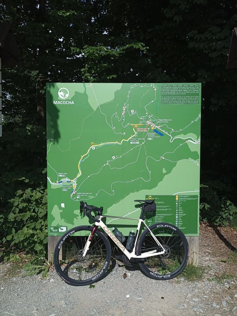 Orbea Orca M30i, sada Shimano 105 Di2, model roku 2024, stoprocentní stav