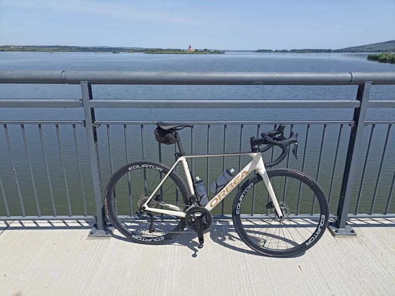 Orbea Orca M30i, sada Shimano 105 Di2, model roku 2024, stoprocentní stav