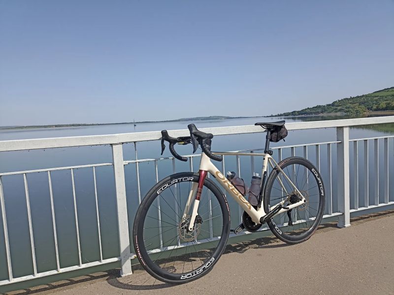 Orbea Orca M30i, sada Shimano 105 Di2, model roku 2024, stoprocentní stav