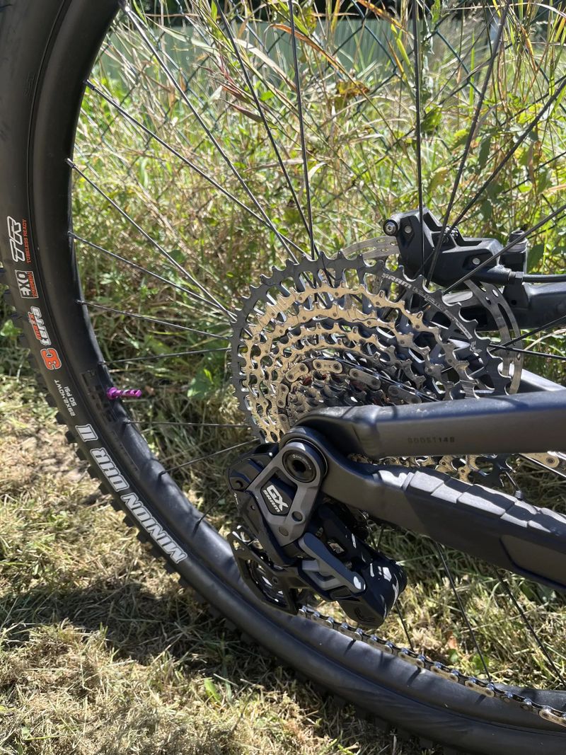 TREK TOP FUEL 8 GX AXS T-TYPE GEN 3 MATTE DNISTER BLACK