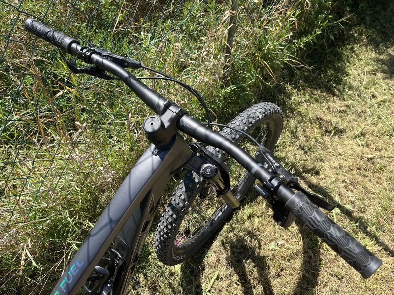 TREK TOP FUEL 8 GX AXS T-TYPE GEN 3 MATTE DNISTER BLACK