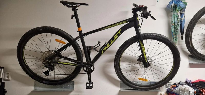 Amulet 29 Youngster 1.11 velikost M-17"(155-175cm) - 11kg