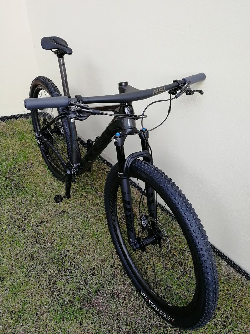 TREK Procaliber 9.8 2023 Dark Prismatic/Trek Black
