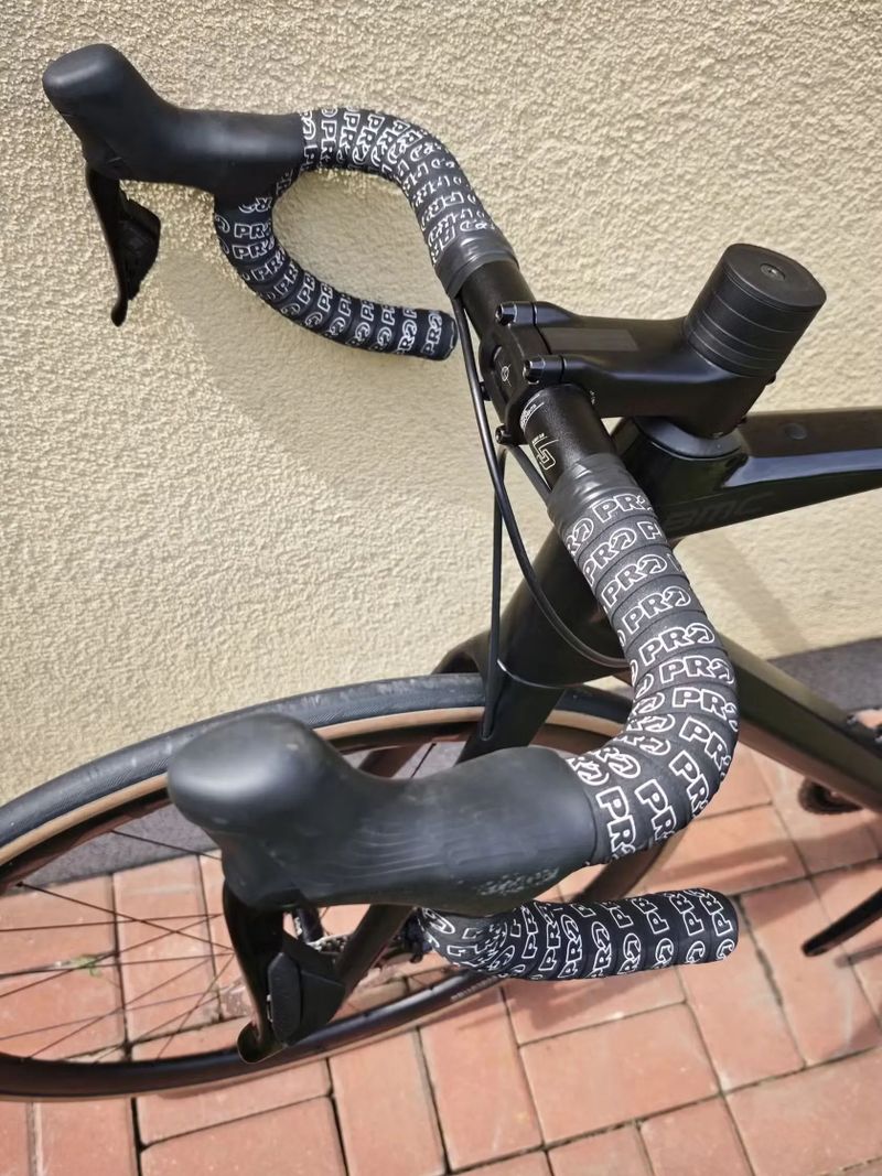 Nová endurance silnička BMC Roadmachine vel. 56, Shimano 105 Di2 2x12