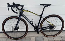 Karbonový gravel Giant Anyroad CoMax