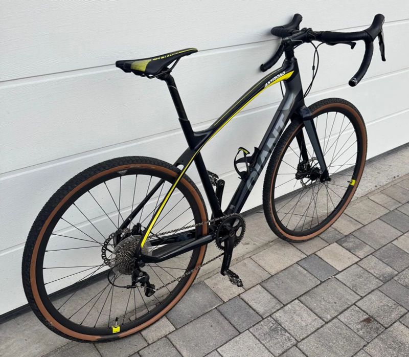 Karbonový gravel Giant Anyroad CoMax