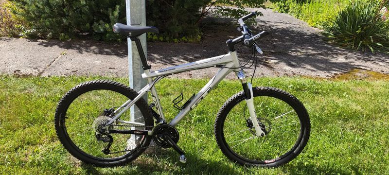 Horské kolo GT Avalanche