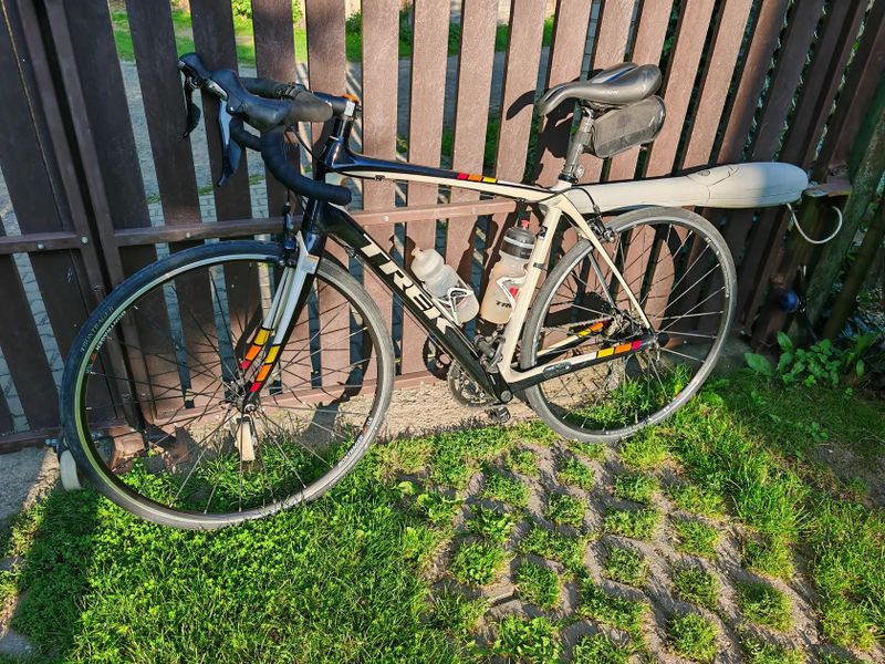 Karbon. silnička TREK Domane 4.3