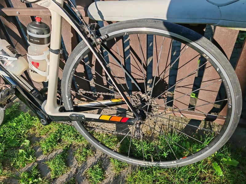 Karbon. silnička TREK Domane 4.3