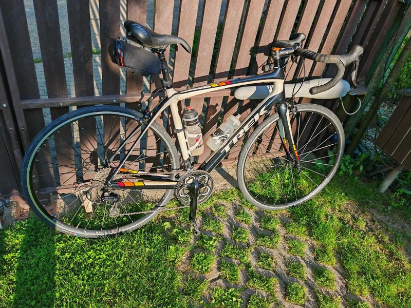Karbon. silnička TREK Domane 4.3