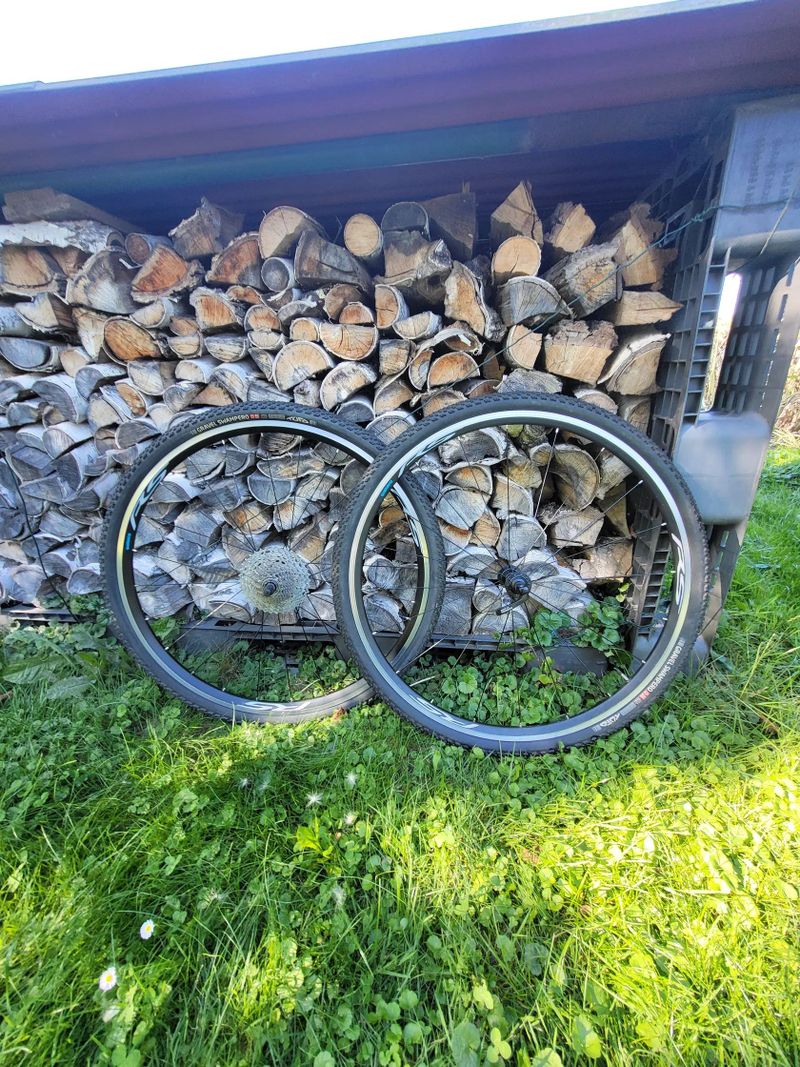 Zapletená kola WH RS 100