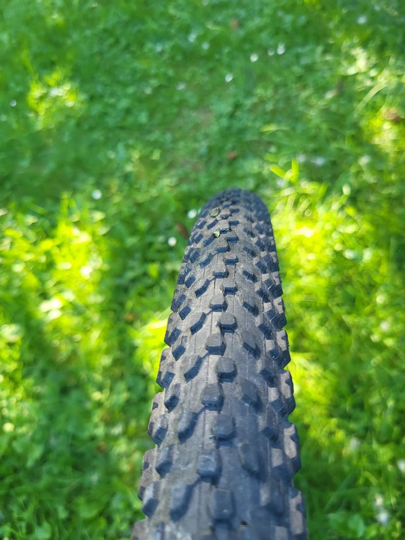 Zapletená kola WH RS 100