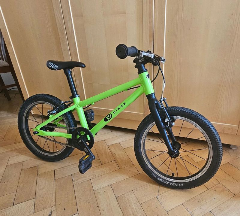 Lehké dětské kolo KUbikes 16⁠