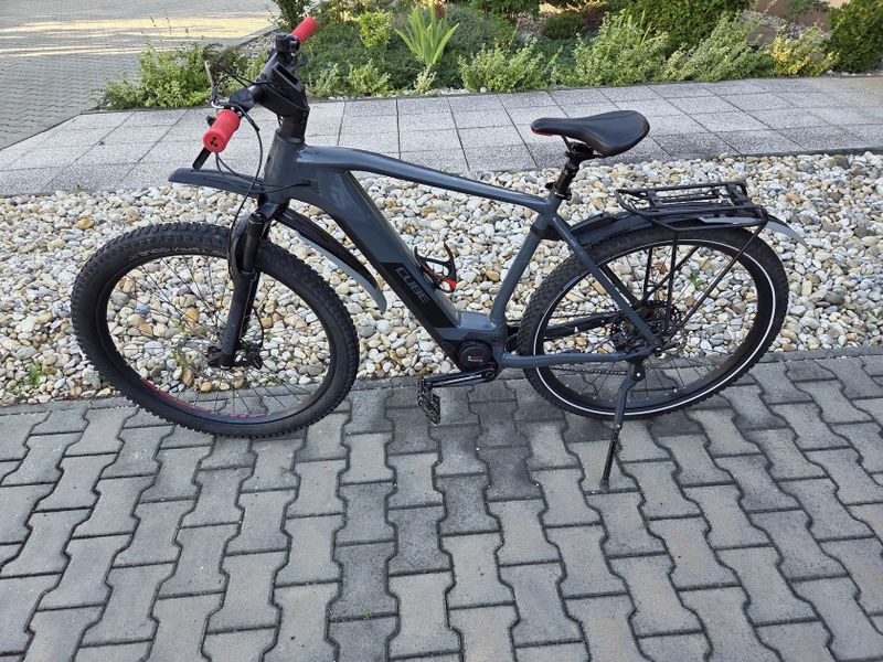 Prodám CUBE Reaction Hybrid Race 625 velikost XXL (23“) pro výšku 190 cm a více
