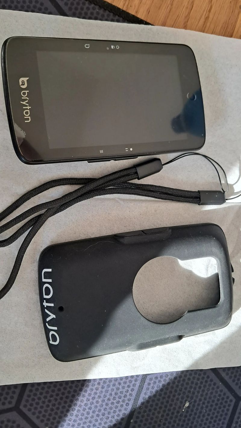 Bryton S800 cyklopočitač s navigací