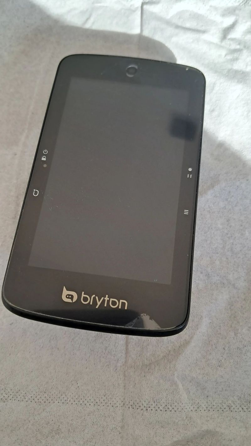 Bryton S800 cyklopočitač s navigací