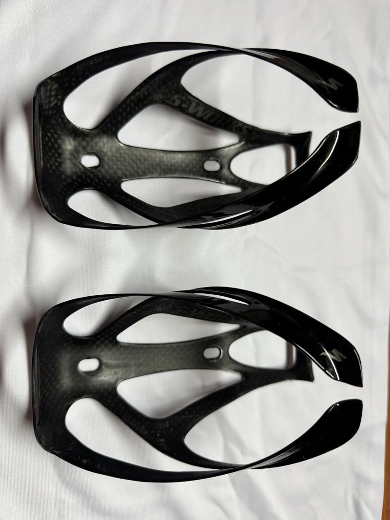 Prodam dva kosiky S-Works Carbon Rib Cage III