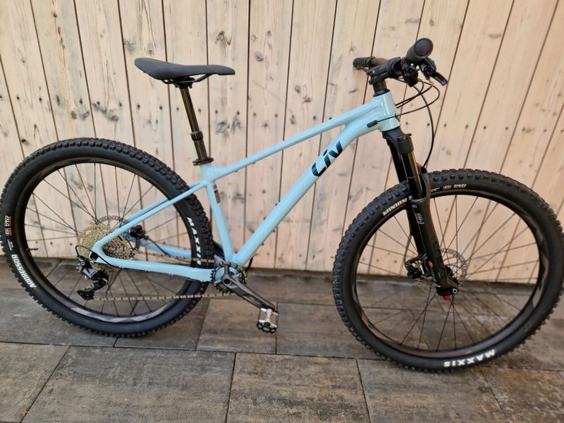 Prodam nove kolo Giant Lurra 2, vel. M, 29"
