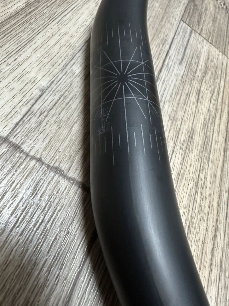 SANTA CRUZ RISER CARBON BARS 800 mm, 35 mm rise
