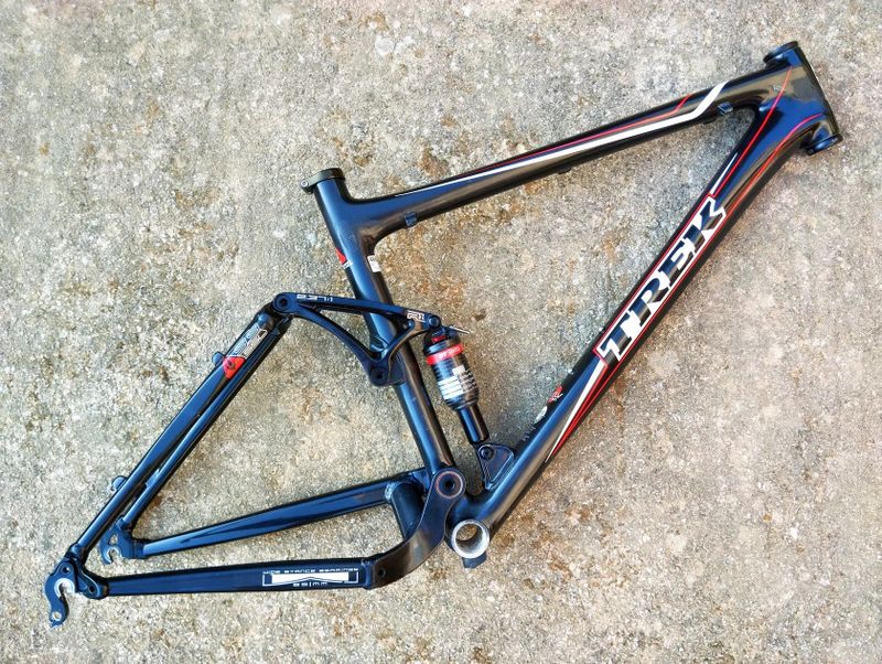 Trek Top Fuel 9.9 Carbon + DT Swiss XR Carbon - téměř nový 