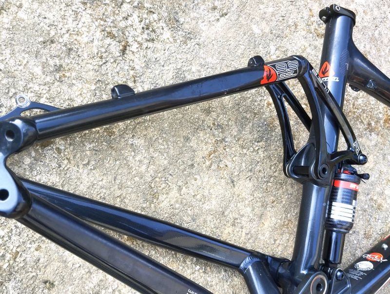Trek Top Fuel 9.9 Carbon + DT Swiss XR Carbon - téměř nový 