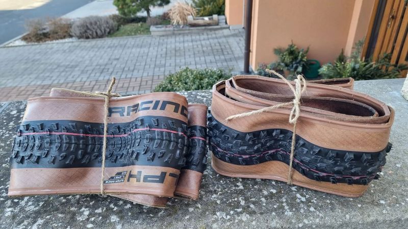 MTB pláště Schwalbe Racing Ray a Ralph, Super Race, Addix Speed, Kevlar, 2.25