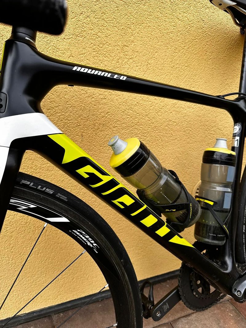 Prodám zánovní kolo Giant TCR Advanced 